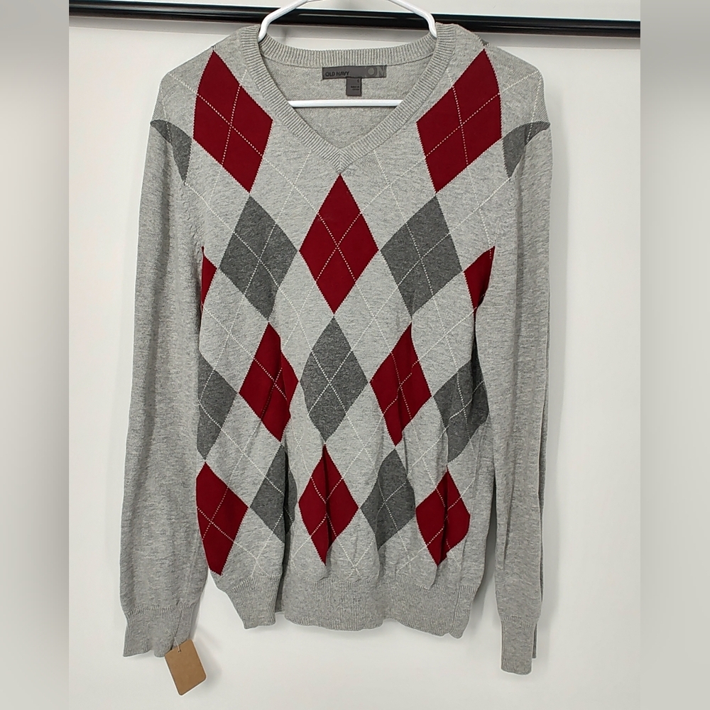 Old Navy V-Neck Mens Sweater in Gray and Red Argyle Size Small